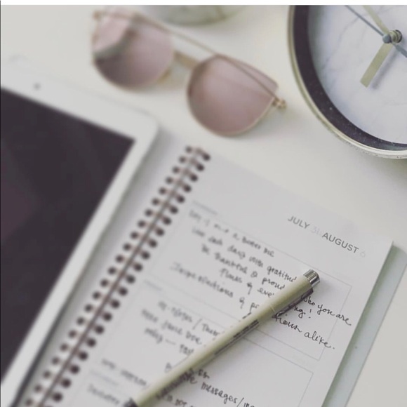 Meet your Posher! - Picture 4 of 11